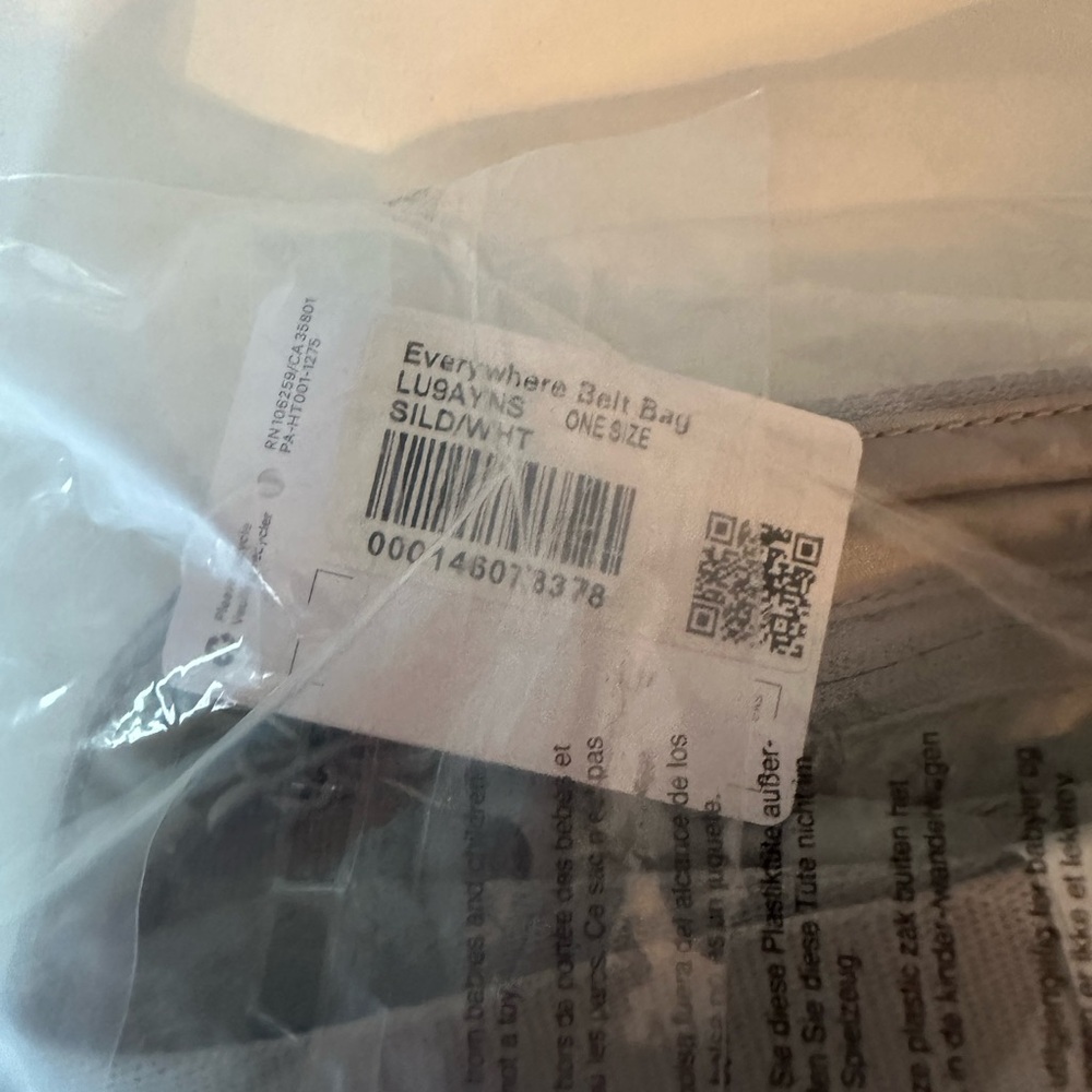 NWT!  Lululemon athletica Silver Belt Bag 1L - Picture 4 of 5